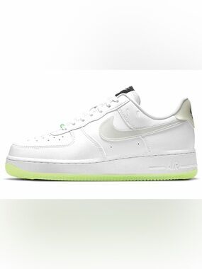 Level SS/New - Nike Air Force 1 have a nike day White